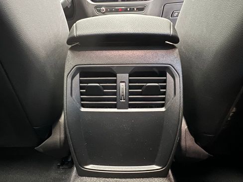 Used 2025 BMW 230i Coupe image 9