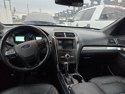 Used 2018 Ford Explorer Sport image 17