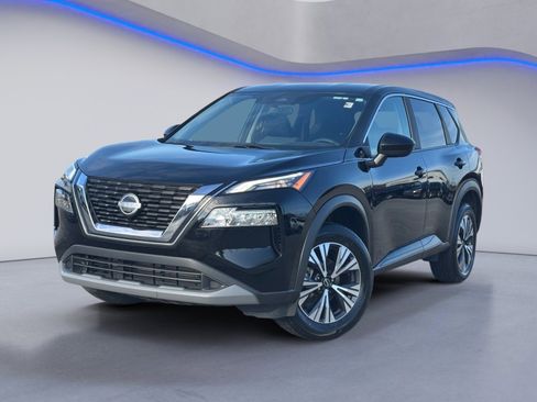 Used 2023 Nissan Rogue SV image 2