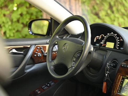 Used 2003 Mercedes-Benz CL 55 AMG image 18