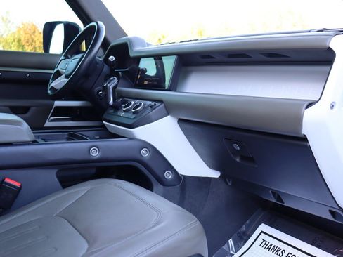 Used 2020 Land Rover Defender 110 HSE image 20