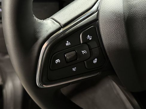Used 2025 Buick Envista Sport Touring w/ Convenience I Package FWD image 17