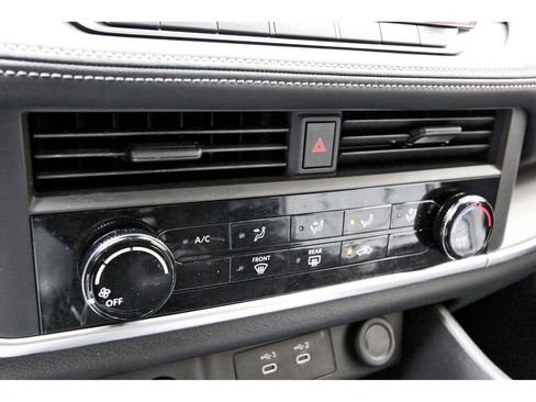 Certified 2025 Nissan Rogue S image 22