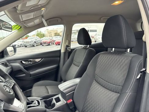 Used 2017 Nissan Rogue S FWD image 11