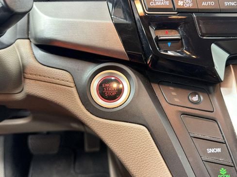 Used 2018 Honda Odyssey EX-L image 25