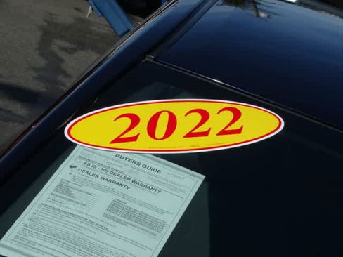 Used 2022 Toyota Corolla LE image 6