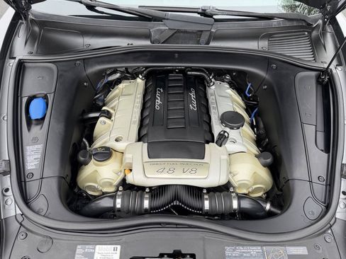 Used 2008 Porsche Cayenne Turbo AWD/4WD image 32
