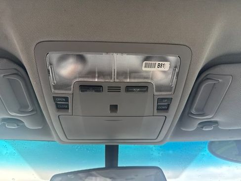 Used 2017 Toyota Camry SE w/ Moonroof Package FWD image 25