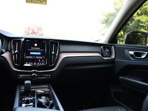 Certified 2023 Volvo XC60 B5 Plus w/ Climate Package AWD/4WD image 17