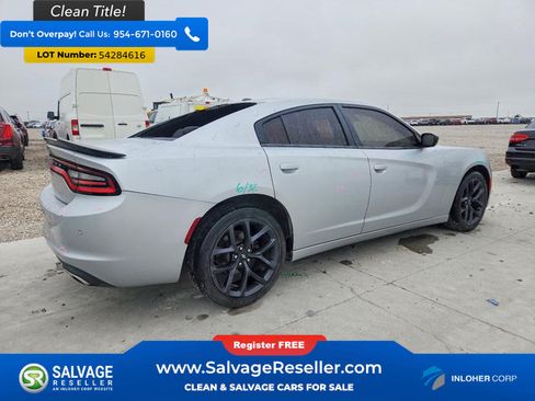 Used 2019 Dodge Charger SXT w/ Blacktop Package RWD image 4