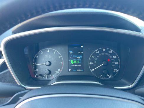 Used 2023 Toyota Corolla SE image 4