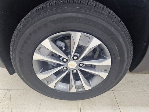 New 2026 Chevrolet Equinox LT w/ Convenience Package II FWD image 8