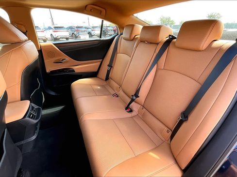 Used 2025 Lexus ES 350 w/ Premium Package image 21