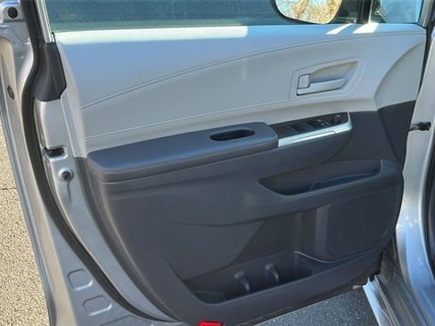 Certified 2022 Toyota Sienna LE image 8