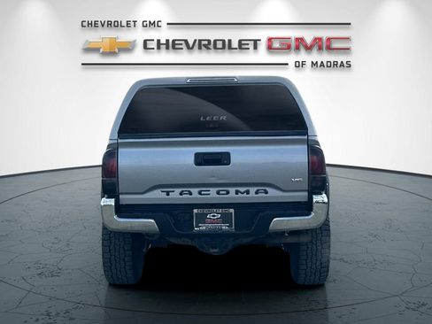 Used 2021 Toyota Tacoma TRD Off-Road AWD/4WD image 4
