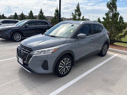 Used 2024 Nissan Kicks SV FWD image 1