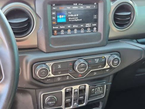 Certified 2018 Jeep Wrangler Unlimited Sport S AWD/4WD image 27