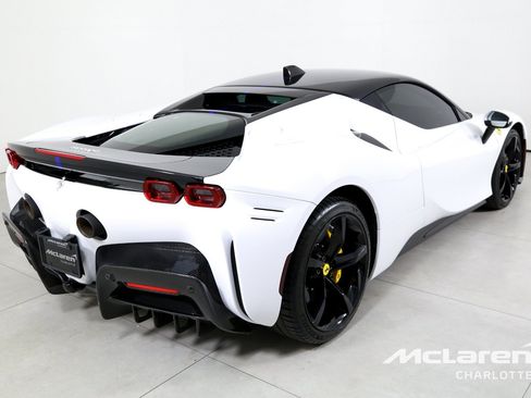 Used 2022 Ferrari SF90 Stradale AWD/4WD image 8