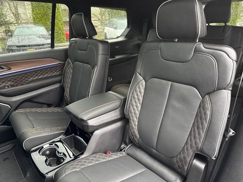 New 2025 Jeep Grand Cherokee L Summit w/ Obsidian Package AWD/4WD image 21
