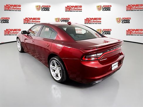 Used 2017 Dodge Charger R/T image 2