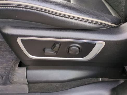 Used 2022 RAM 1500 Laramie w/ Sport Appearance Package image 18