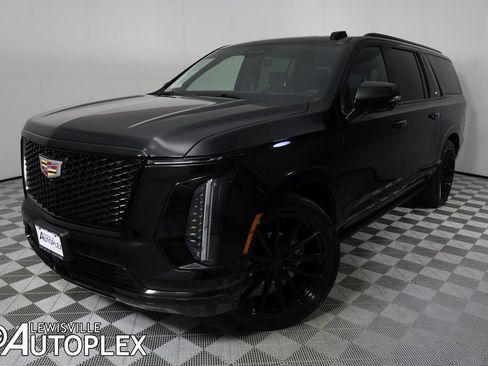 Used 2025 Cadillac Escalade ESV Sport w/ Touring Package image 13