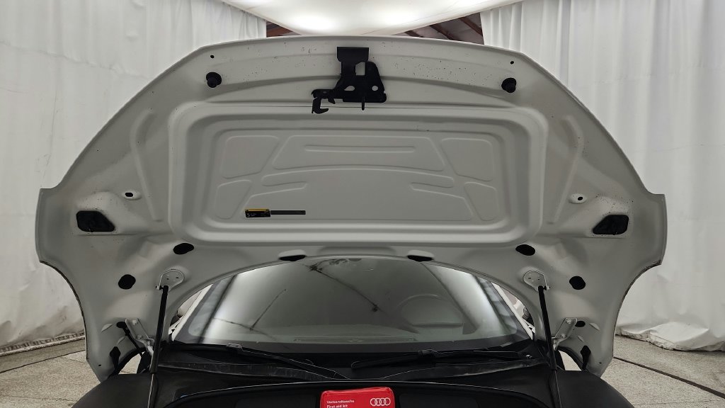 Used 2017 Audi R8 V10 w/ Carbon Exterior Package AWD/4WD image 31