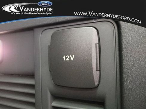 New 2025 Ford Expedition Active image 8