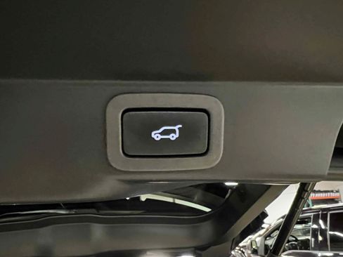 Used 2019 Land Rover Range Rover Sport HSE AWD/4WD image 67