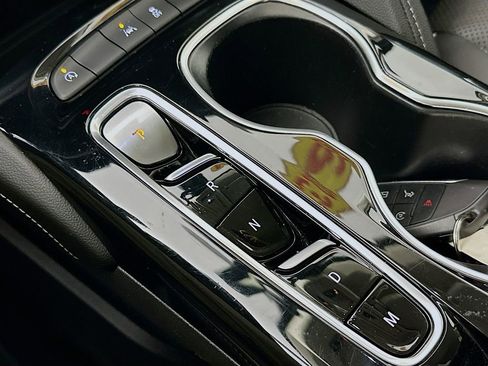 Used 2023 Buick Envision Essence image 22