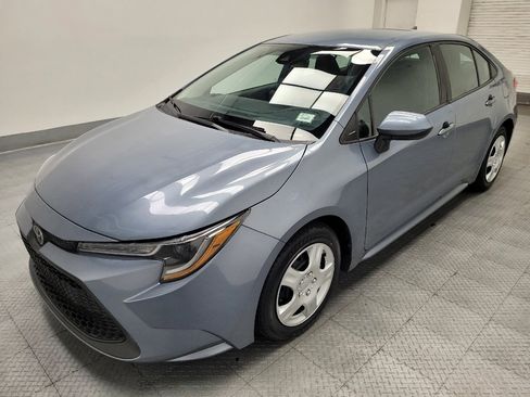 Used 2020 Toyota Corolla LE FWD image 2