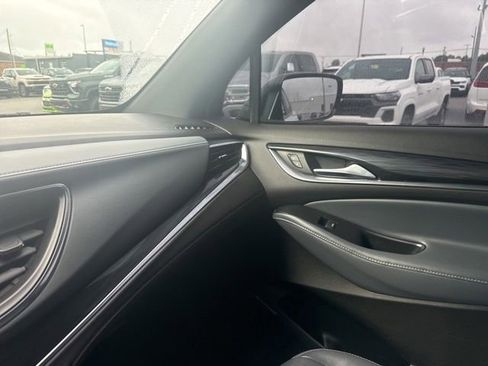 Used 2022 Buick Enclave Premium FWD image 21
