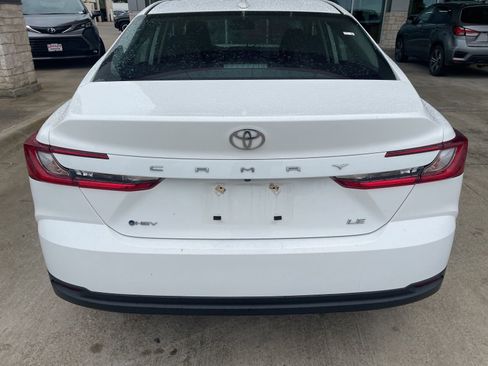 Used 2025 Toyota Camry LE w/ Convenience Package FWD image 9