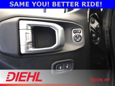 Used 2022 Jeep Wrangler Unlimited Rubicon w/ LED Lighting Group image 10