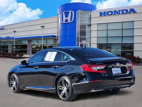 Certified 2022 Honda Accord Touring image 4