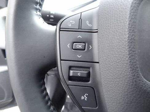 Used 2025 Toyota Prius LE FWD image 15