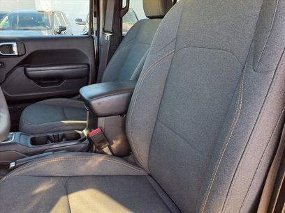 Used 2024 Jeep Wrangler Unlimited w/ Convenience Group