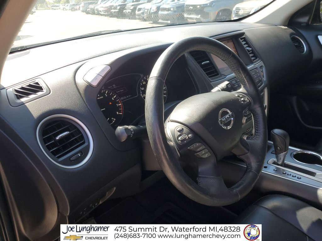 Used 2018 Nissan Pathfinder SL w/ Midnight Edition Package AWD/4WD image 11