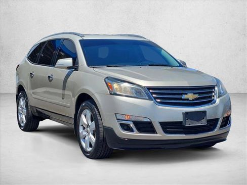 Certified 2016 Chevrolet Traverse LT w/ Style and Technology Package FWD image 2