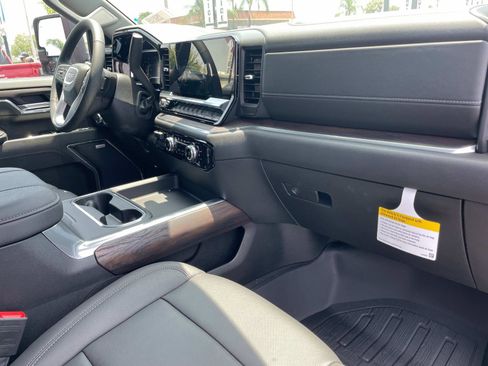New 2025 GMC Sierra 2500 SLT w/ SLT Premium Package image 29
