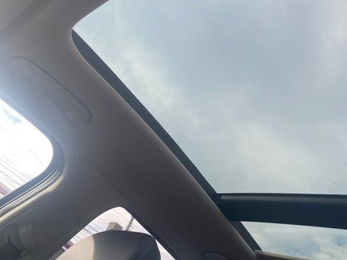 Used 2025 Kia Sorento S w/ Panoramic Sunroof Package FWD image 11