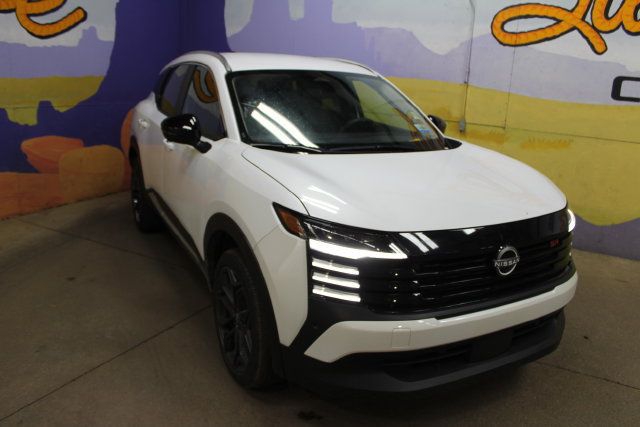 Used 2026 Nissan Kicks SR FWD image 2