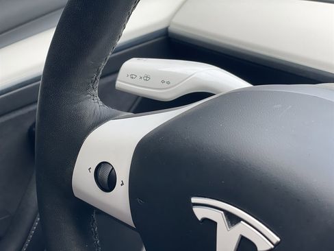 Used 2021 Tesla Model 3 Standard Range Plus image 29