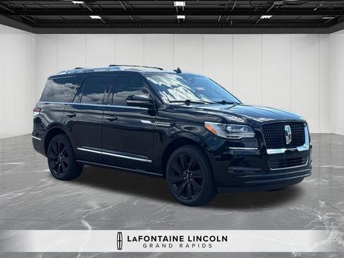 Certified 2022 Lincoln Navigator Reserve AWD/4WD image 7