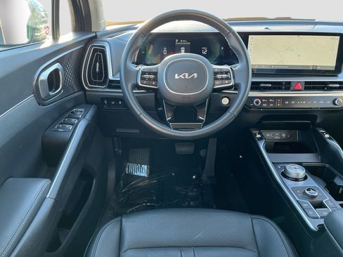 Certified 2025 Kia Sorento EX image 22