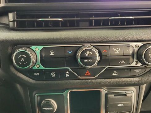 Used 2024 Jeep Wrangler Sport image 25