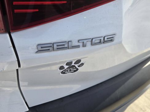 Used 2023 Kia Seltos S FWD image 11