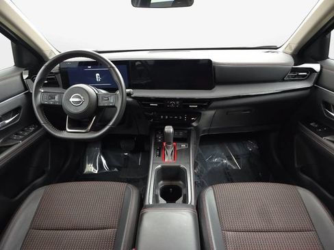 Used 2026 Nissan Kicks SR FWD image 13