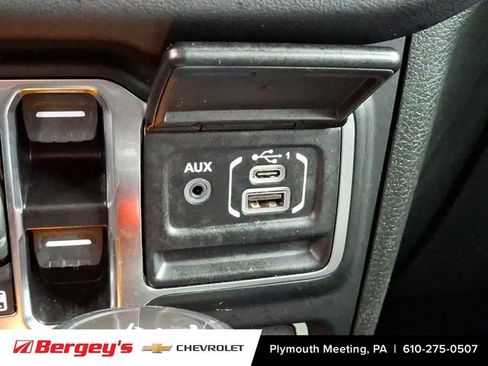 Used 2024 Jeep Wrangler Unlimited Rubicon image 26