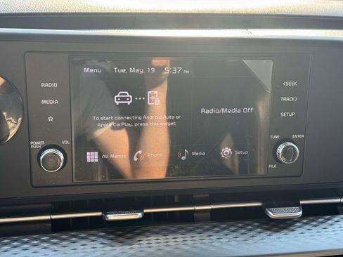 Used 2024 Kia Carnival LX FWD image 26